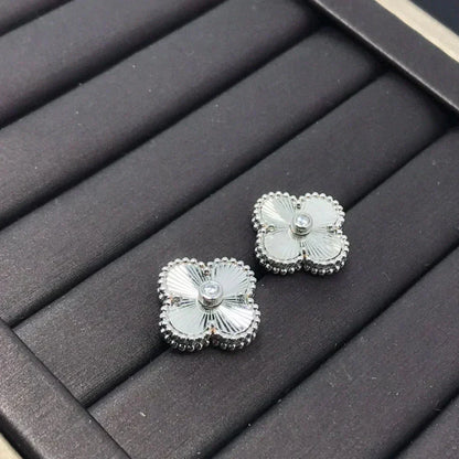 [Stars Jewelry]CLOVER MINI 9.5MM LASER EARRINGS