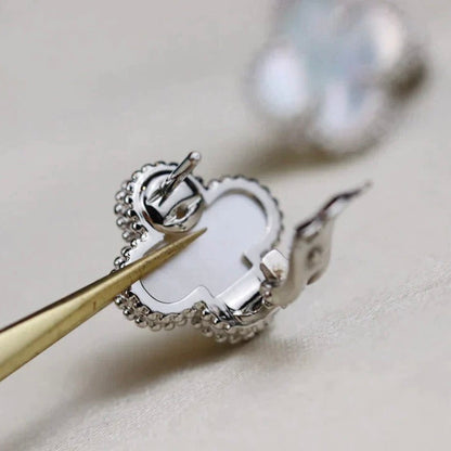 [Stars Jewelry]CLOVER MEDIUM 1 MOTIFS  WHITE MOP EARRINGS SILVER