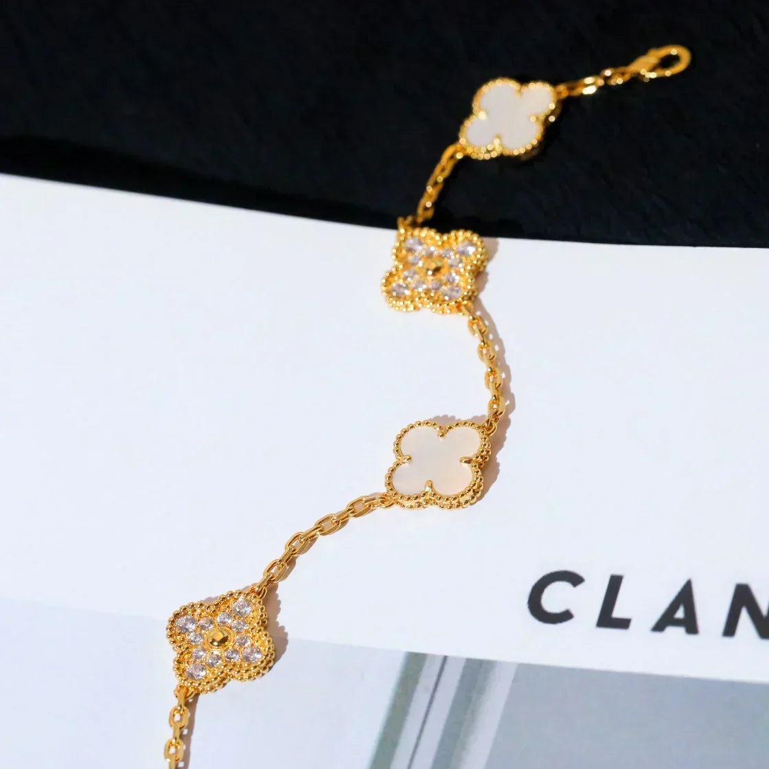 [Stars Jewelry]CLOVER WHITE PEARL MOP 5 MOTIF BRACELET COLLECTION