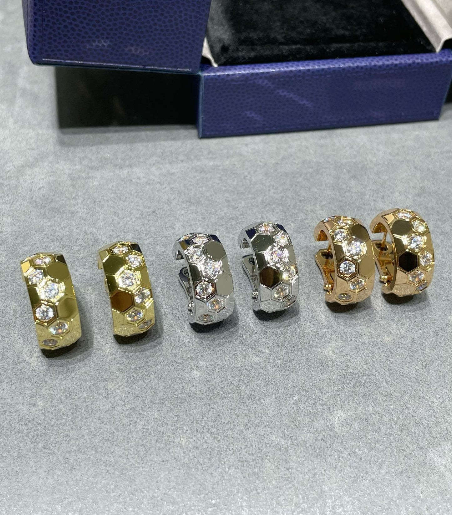[Stars Jewelry]BEE LOVE DIAMOND HOOP EARRINGS
