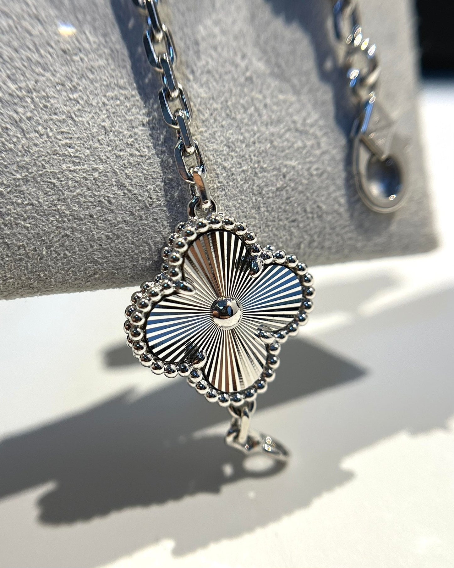 [Stars Jewelry] CLOVER 5 MOTIF LASER BRACELET COLLECTION