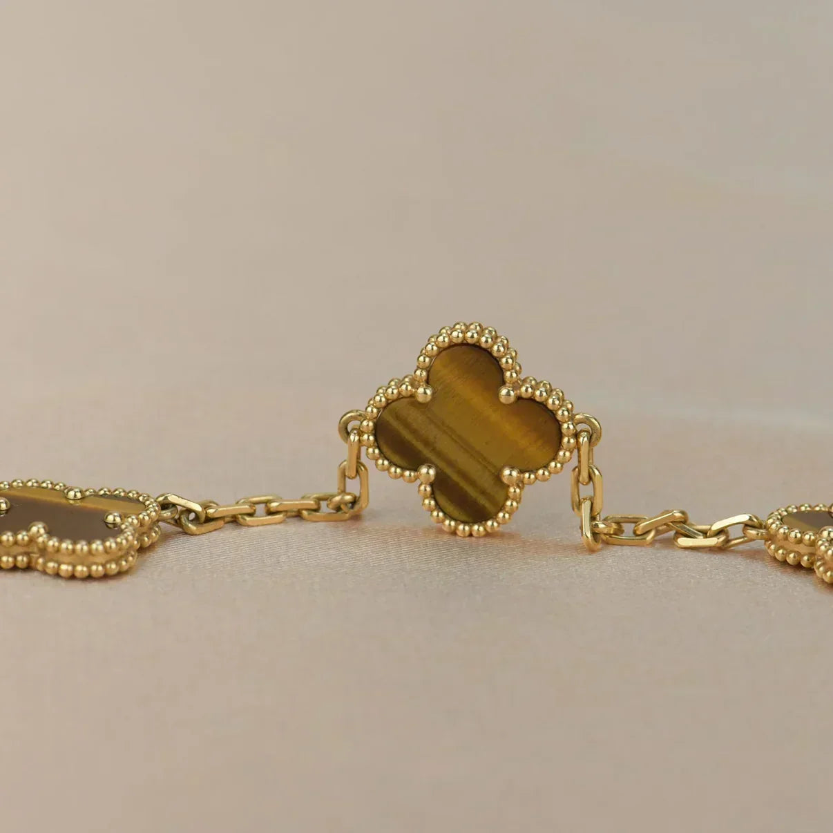 [Stars Jewelry] CLOVER 5 MOTIFS TIGER EYE BRACELET COLLECTION