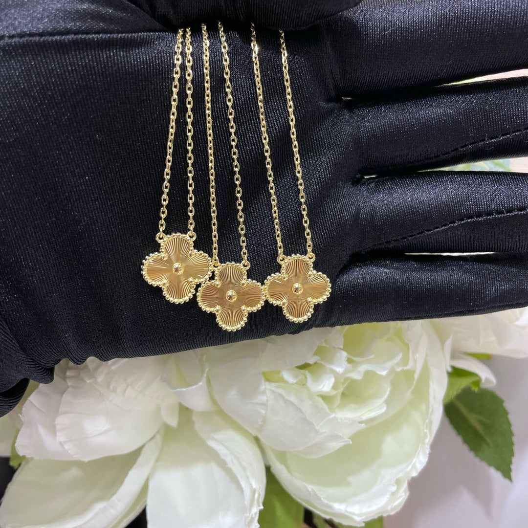 [Stars Jewelry]CLOVER 15MM LASER NECKLACE