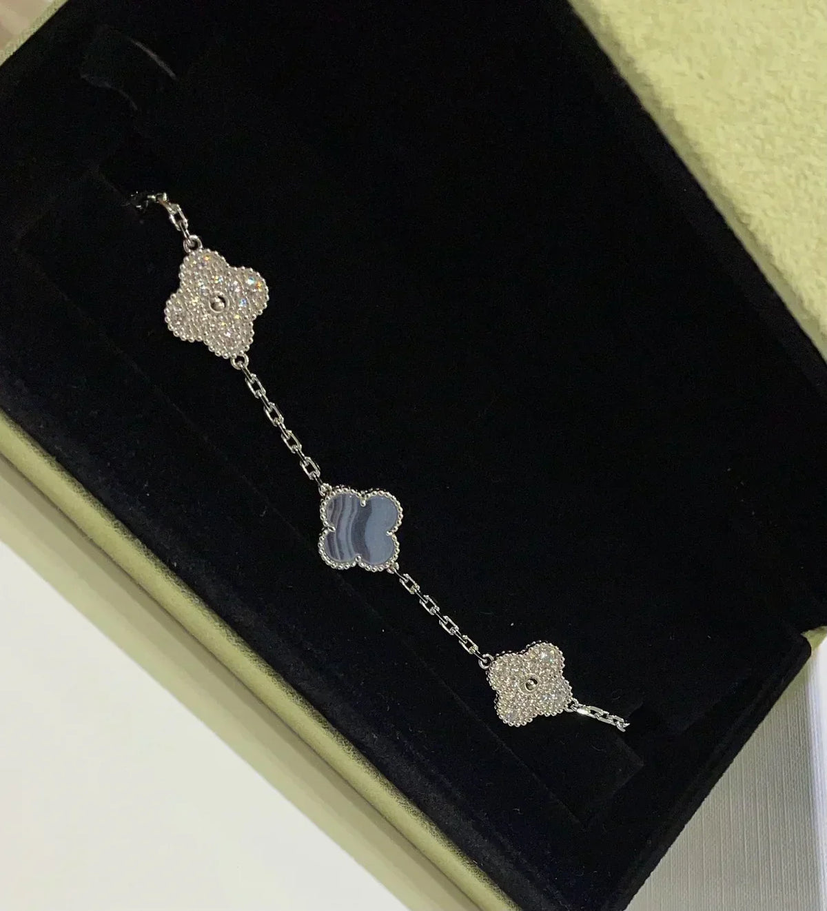 [Stars Jewelry] CLOVER 5 MOTIF PURPLE CHALCEDONY BRACELET COLLECTION