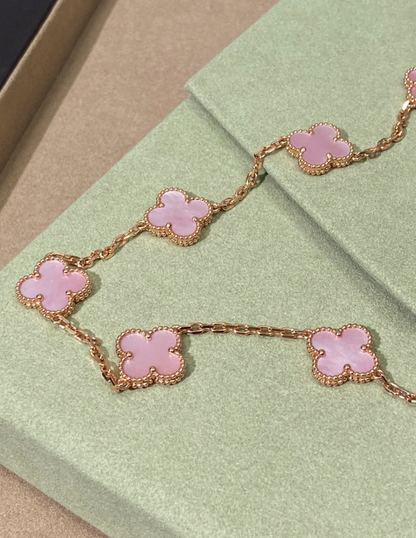 [Stars Jewelry Jewellery] Pink Necklace with Ten Clover Designs